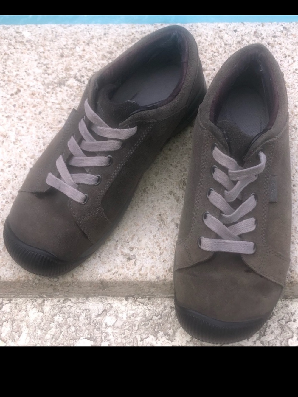 Keen sneakers Reisen leather/suede women’s size 8.5 shoes lace up comfy walking
